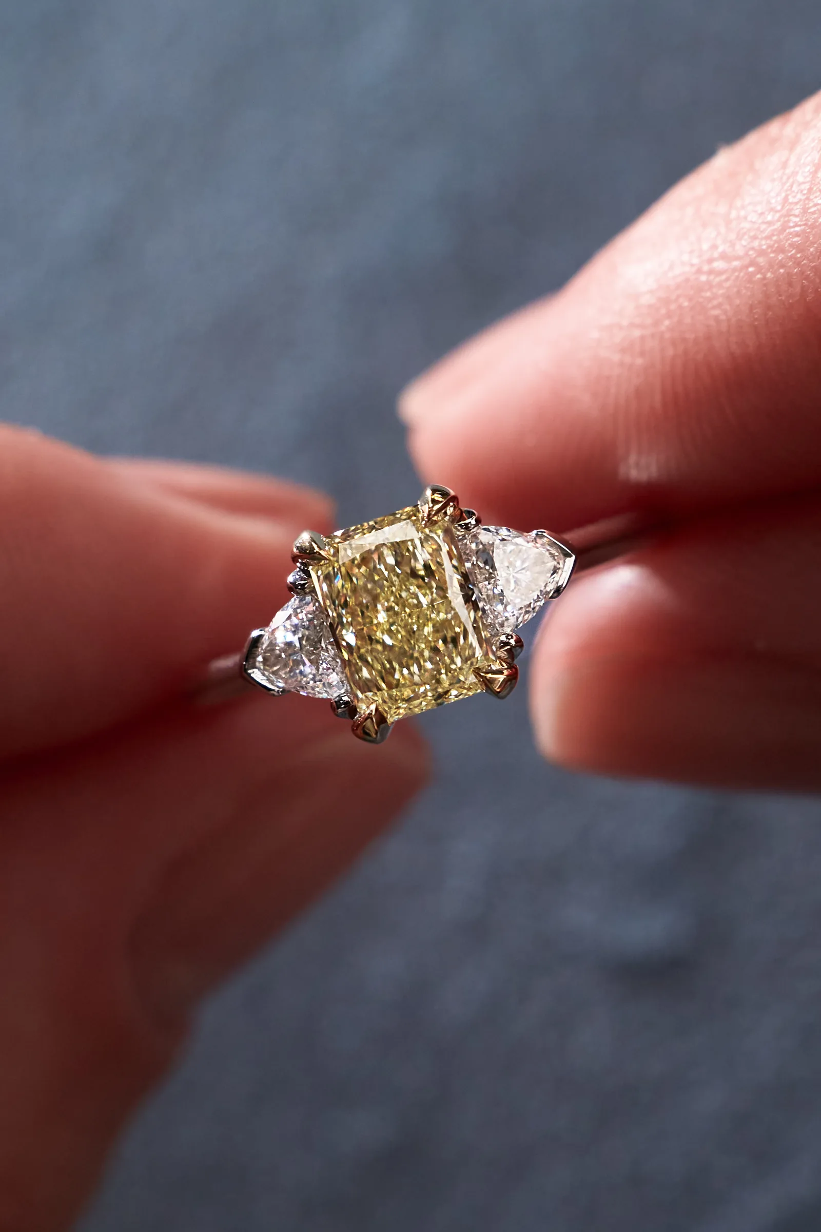 Ring 1.01 ct. Yellow diamond 1.01 ct. Colour Y-Z, clarity IF — 3