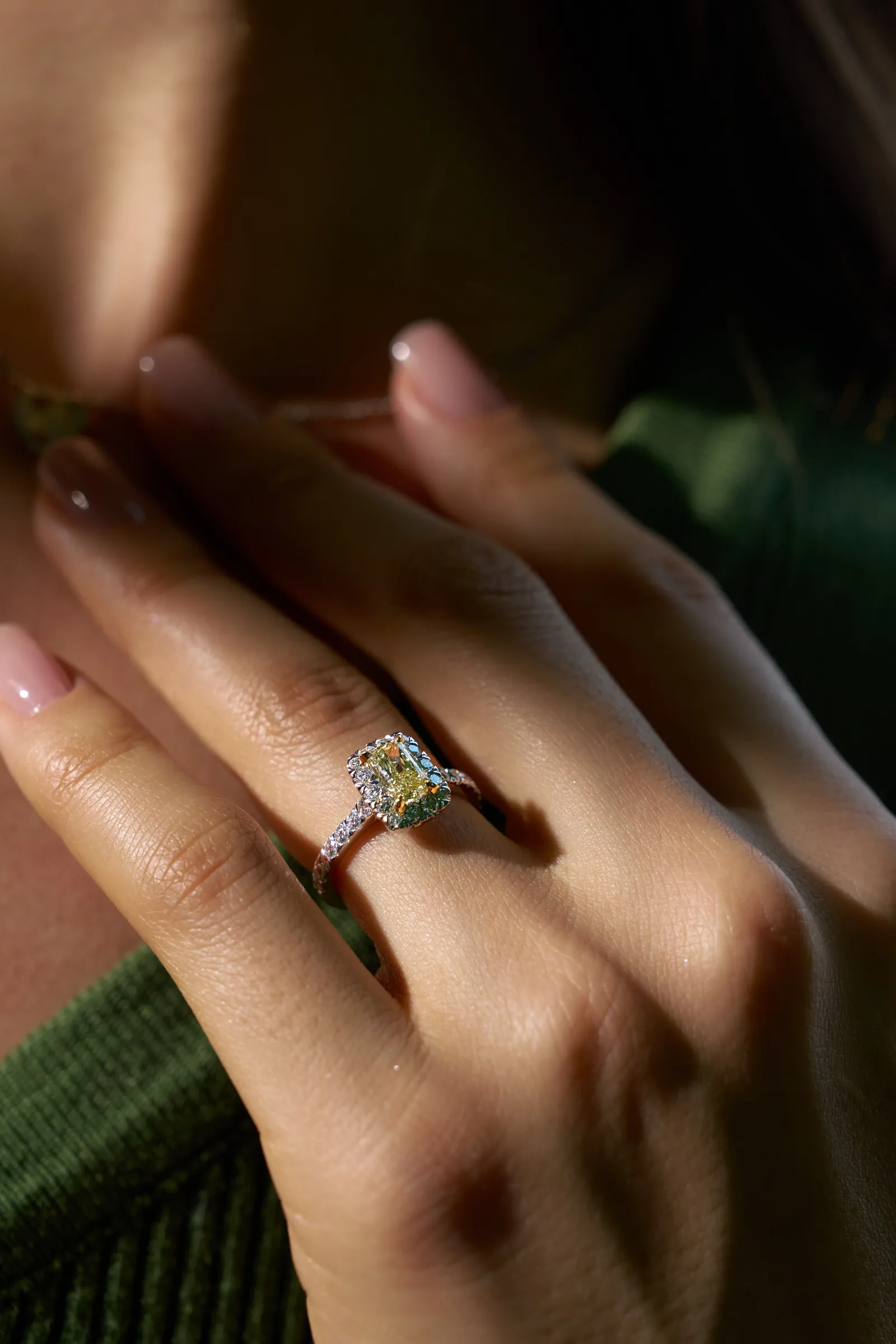Ring 1.02 ct. Yellow diamond 1.02 ct. Colour Y-Z, clarity VS2 — 2