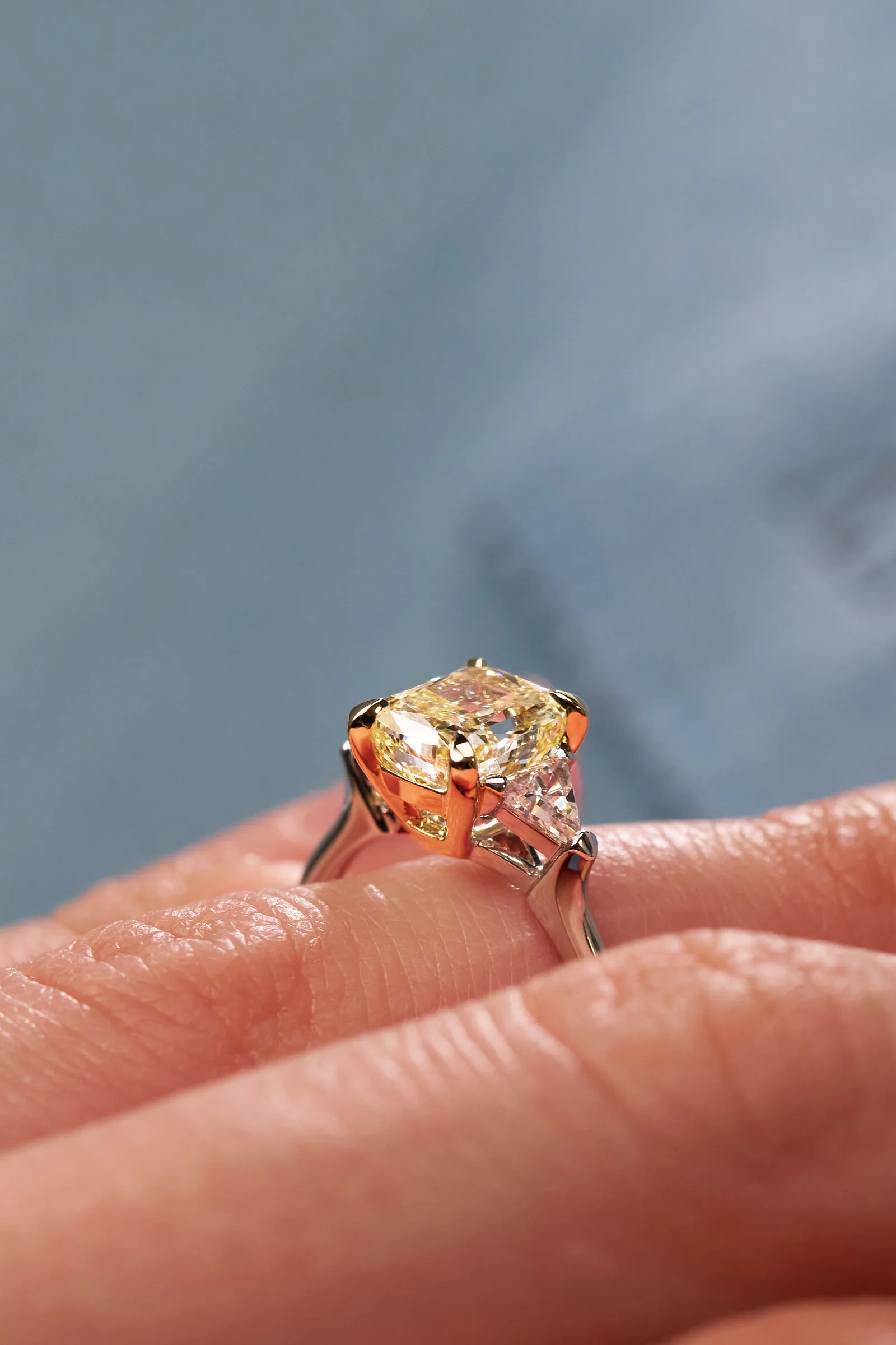 Ring 2.01 ct. Yellow diamond 2.01 ct. Colour Y-Z, clarity VS2 — 5