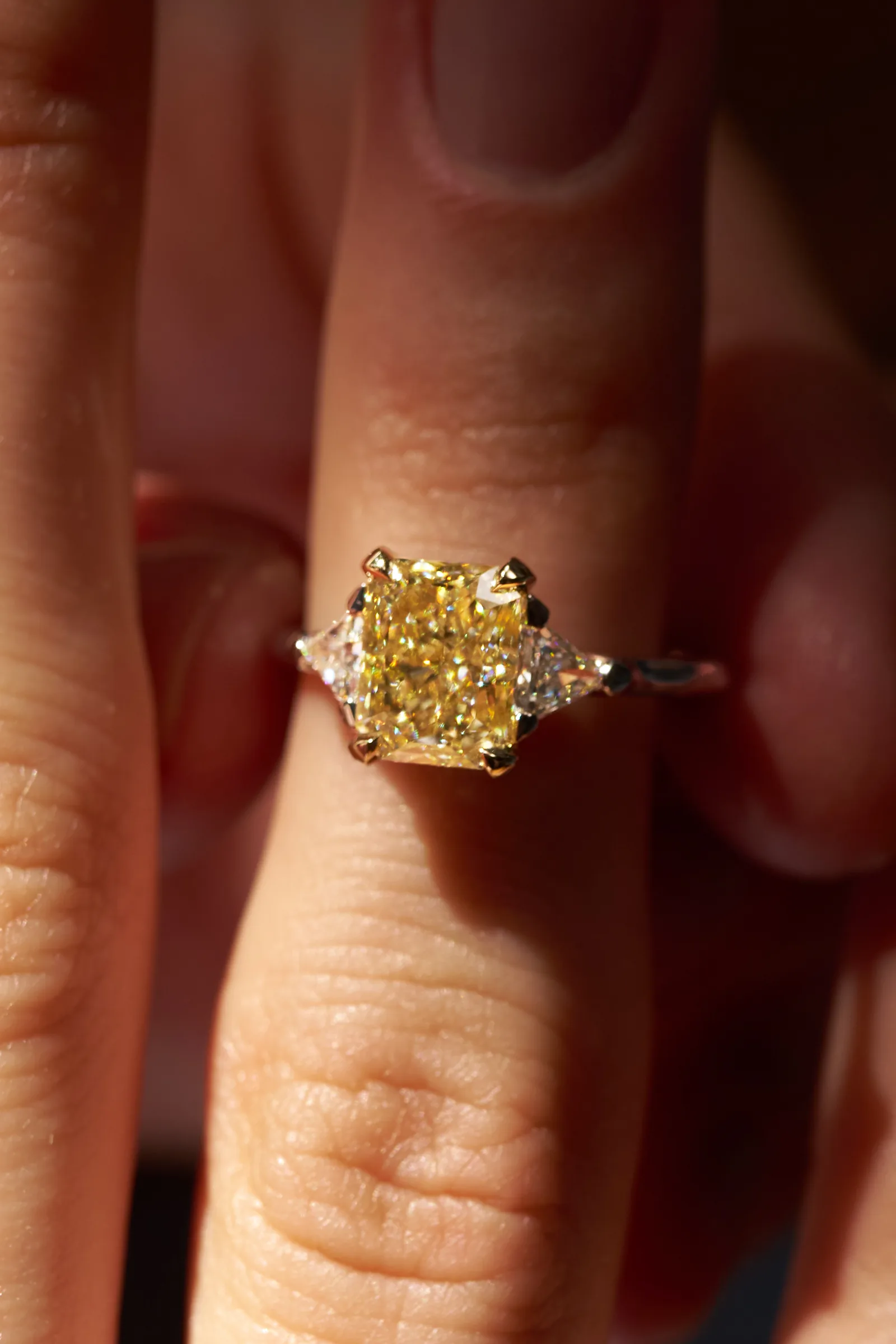 Ring 2.01 ct. Yellow diamond 2.01 ct. Colour W-X, clarity VS1 — 6