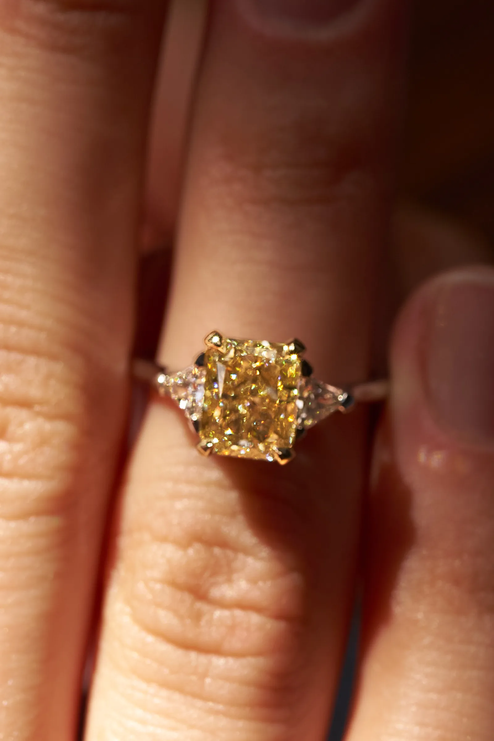 Ring 2.01 ct. Yellow diamond 2.01 ct. Colour W-X, clarity VS1 — 5