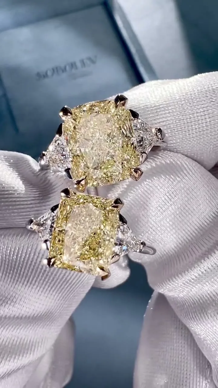 Кольцо 3.02 карат. Жёлтый бриллиант 3.02 карат. Цвет Fancy light yellow. Чистота VS1