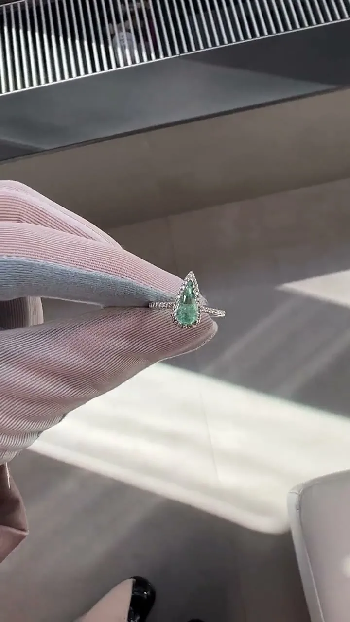 Ring 1.12 ct. Paraíba tourmaline 1.12 ct. GIA report